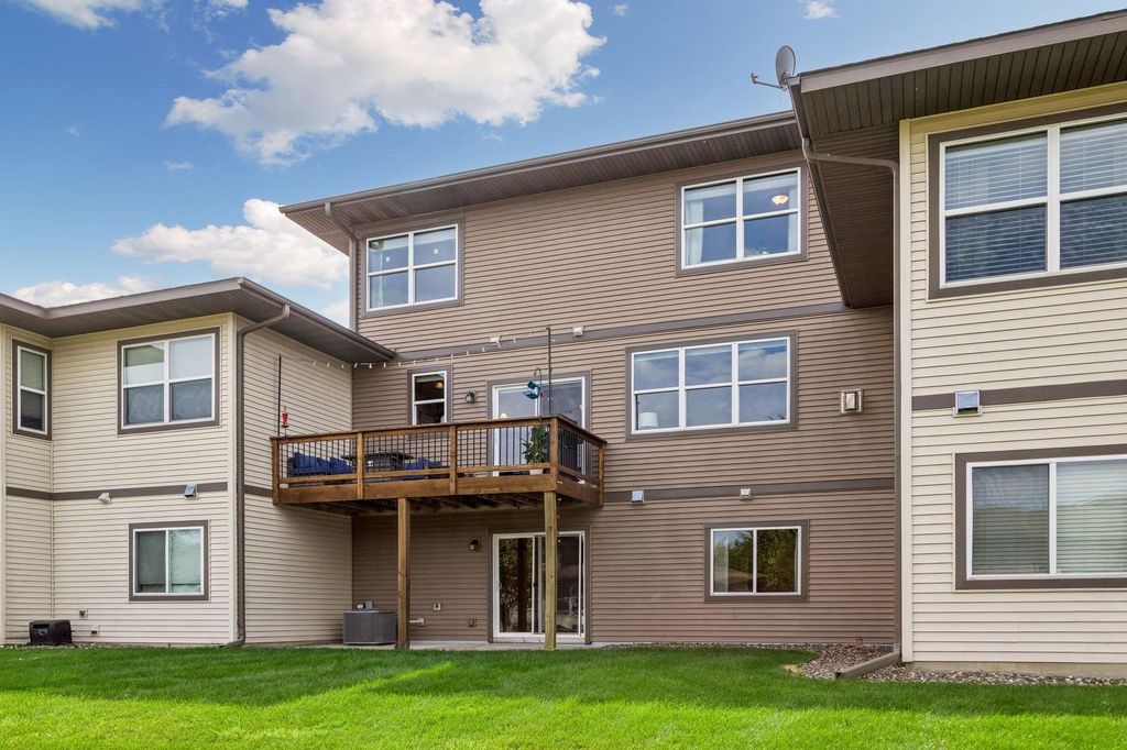 1226 Vernon Drive, Carver, MN 55315 — photo 2