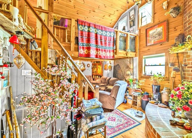 415 Stone Mtn Road, Bulls Gap, TN 37711
