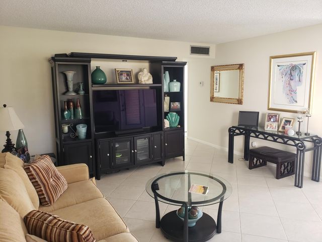 166 Piedmont, Delray Beach, FL 33484
