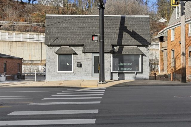 2404 Saw Mill Run Blvd, Overbrook, PA 15234