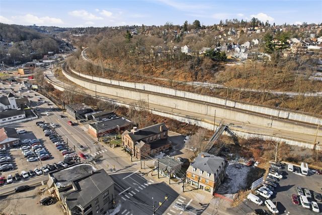 2404 Saw Mill Run Blvd, Overbrook, PA 15234