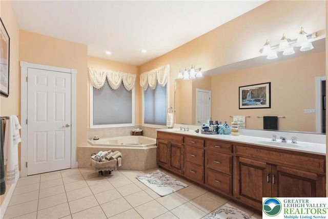 5217 Cider Press Road, North Whitehall Twp, PA 18078