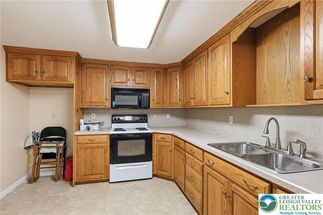 5217 Cider Press Road, North Whitehall Twp, PA 18078