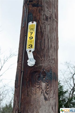 8729 E Fm 20, Dale, TX 78616