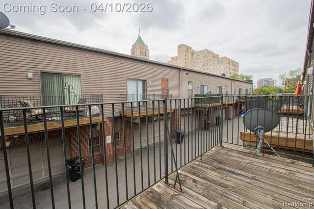 68 W Bethune Street, Detroit, MI 48202