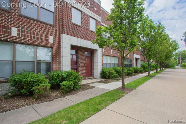 68 W Bethune Street, Detroit, MI 48202