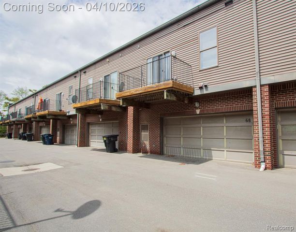 68 W Bethune Street, Detroit, MI 48202