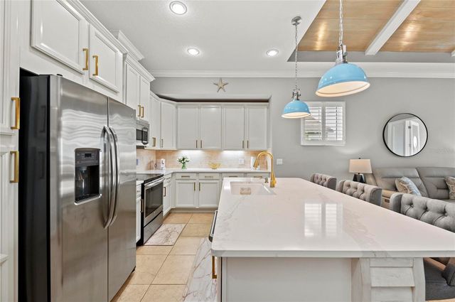 226 SAPPHIRE LAKE DRIVE 201, Bradenton, FL 34209