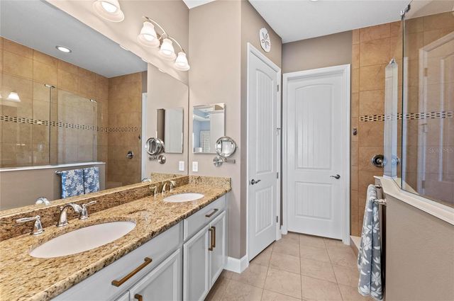 226 SAPPHIRE LAKE DRIVE 201, Bradenton, FL 34209