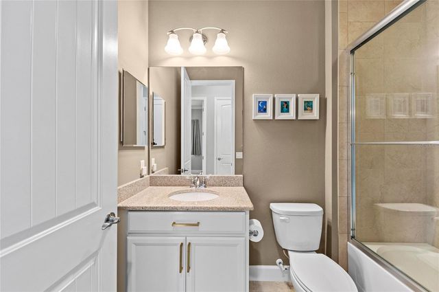 226 SAPPHIRE LAKE DRIVE 201, Bradenton, FL 34209