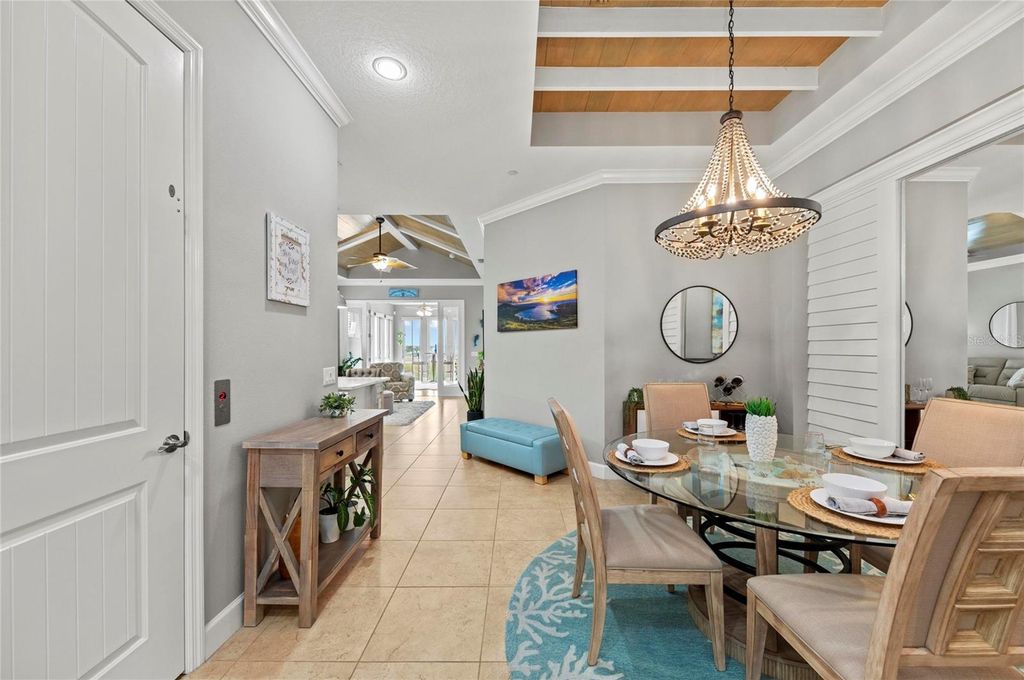 Image 11 of property listing at 226 SAPPHIRE LAKE DRIVE 201, Bradenton, FL 34209