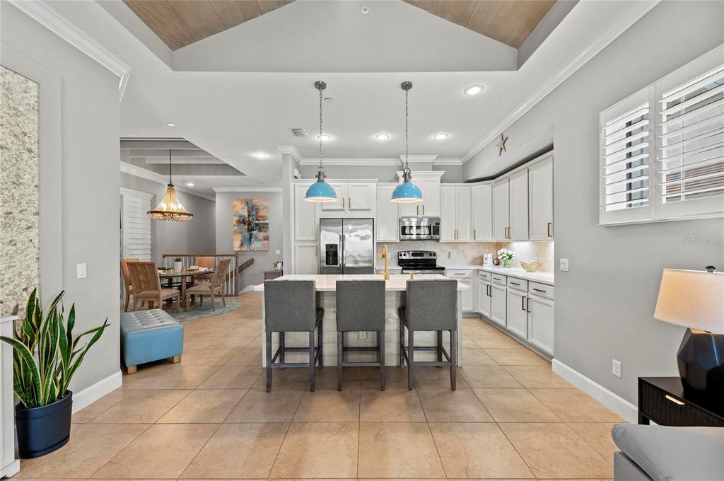 Image 20 of property listing at 226 SAPPHIRE LAKE DRIVE 201, Bradenton, FL 34209