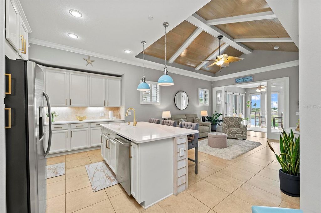 Image 22 of property listing at 226 SAPPHIRE LAKE DRIVE 201, Bradenton, FL 34209