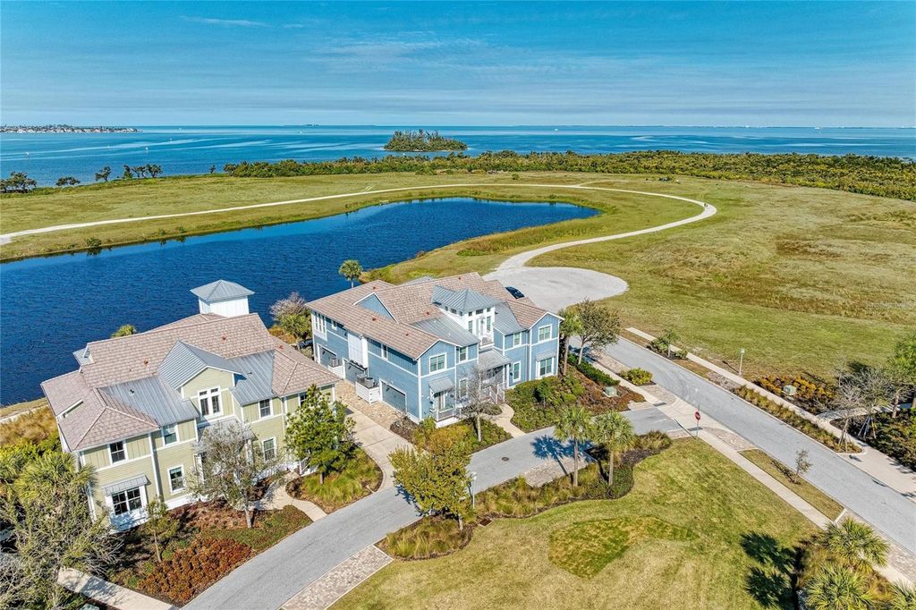 Image 5 of property listing at 226 SAPPHIRE LAKE DRIVE 201, Bradenton, FL 34209