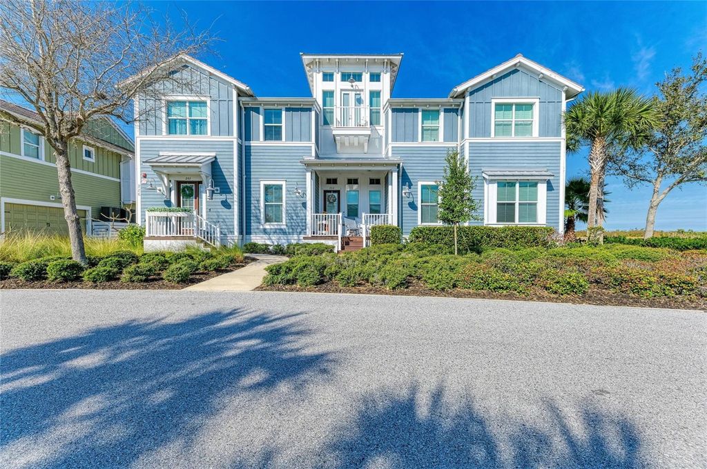 Image 7 of property listing at 226 SAPPHIRE LAKE DRIVE 201, Bradenton, FL 34209