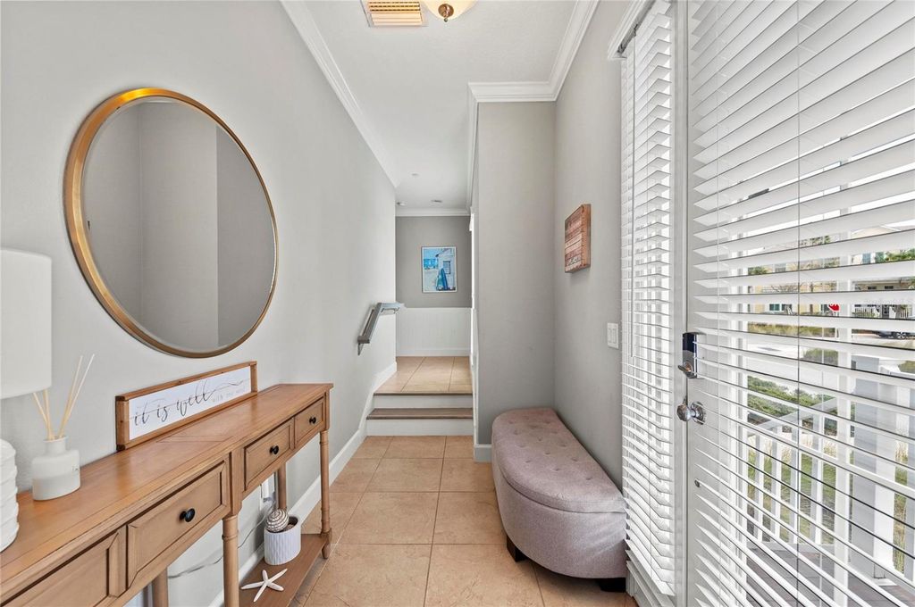 Image 8 of property listing at 226 SAPPHIRE LAKE DRIVE 201, Bradenton, FL 34209