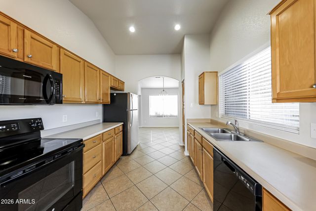 4015 W ROSE GARDEN Lane, Glendale, AZ 85308
