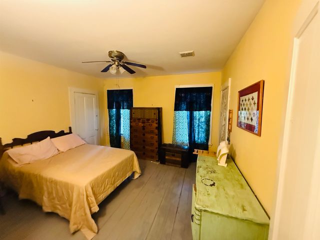 13 Prospect Street, Rockingham, VT 05101