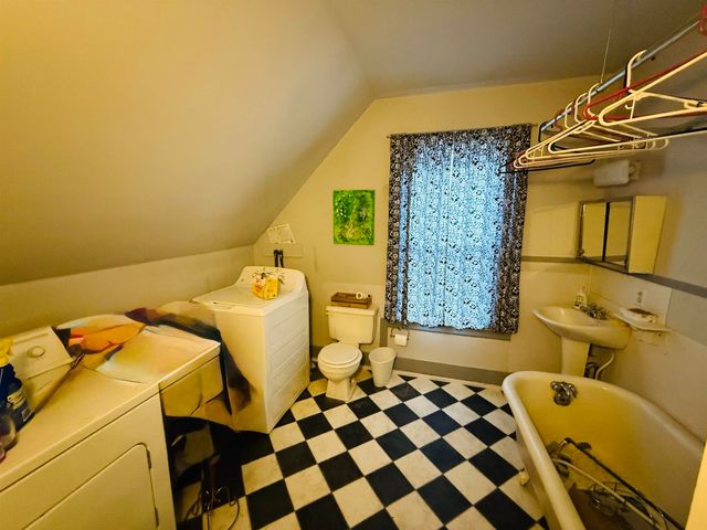 13 Prospect Street, Rockingham, VT 05101