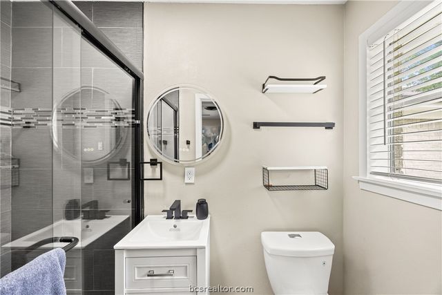2411 Airline Drive, Brenham, TX 77833