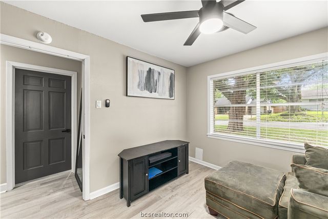 2411 Airline Drive, Brenham, TX 77833