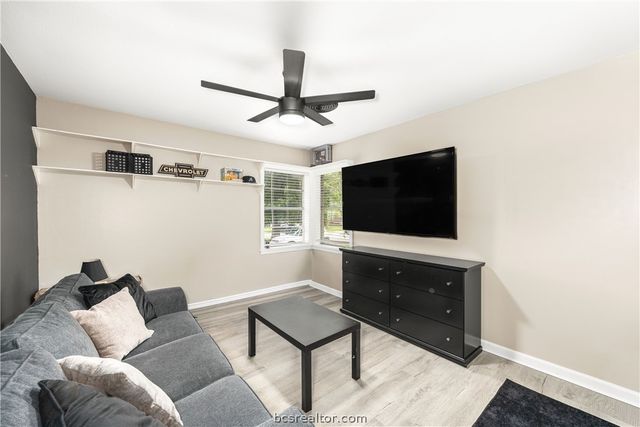 2411 Airline Drive, Brenham, TX 77833