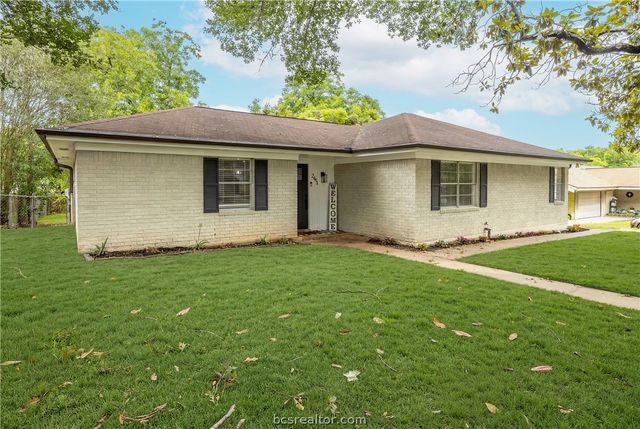2411 Airline Drive, Brenham, TX 77833