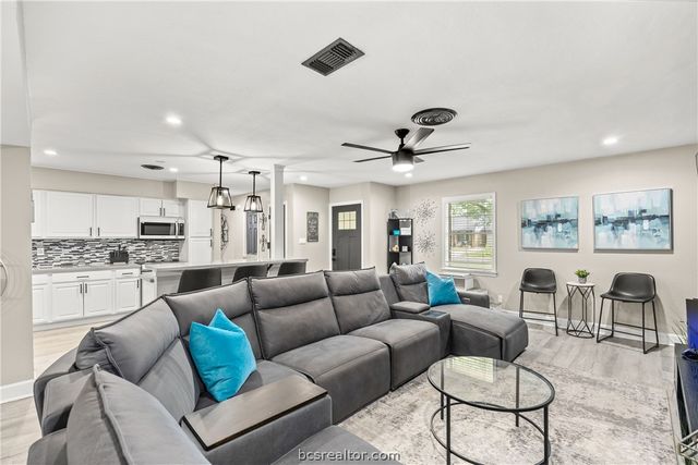 2411 Airline Drive, Brenham, TX 77833