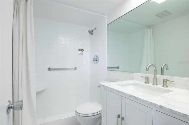 4725 COVE CIRCLE 207, St Petersburg, FL 33708