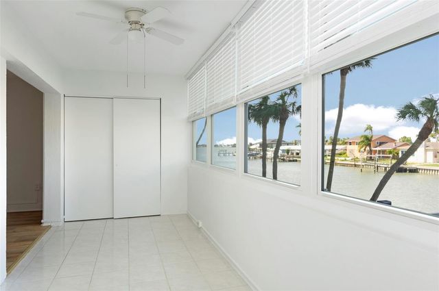 4725 COVE CIRCLE 207, St Petersburg, FL 33708