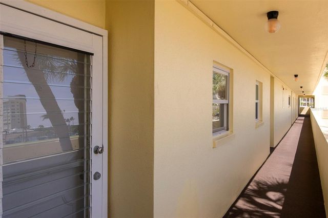 4725 COVE CIRCLE 207, St Petersburg, FL 33708