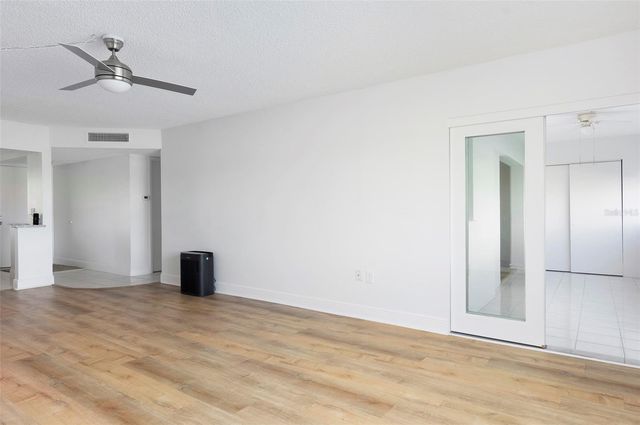 4725 COVE CIRCLE 207, St Petersburg, FL 33708