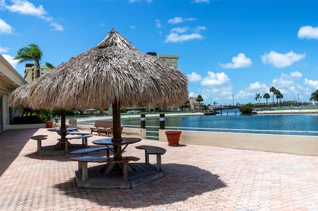 4725 COVE CIRCLE 207, St Petersburg, FL 33708