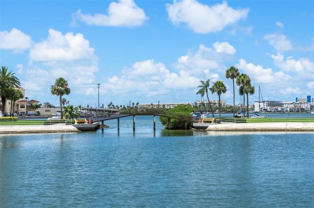 4725 COVE CIRCLE 207, St Petersburg, FL 33708