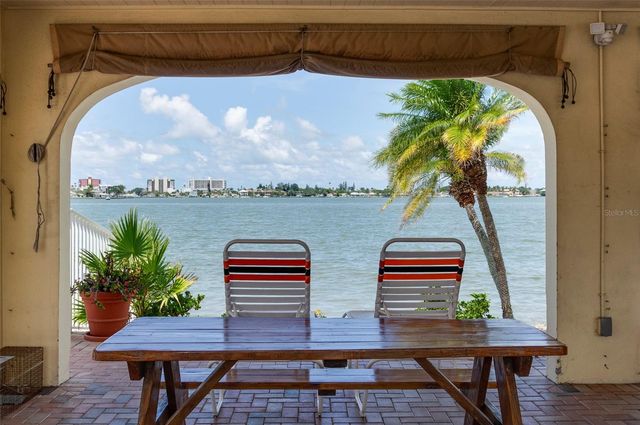 4725 COVE CIRCLE 207, St Petersburg, FL 33708