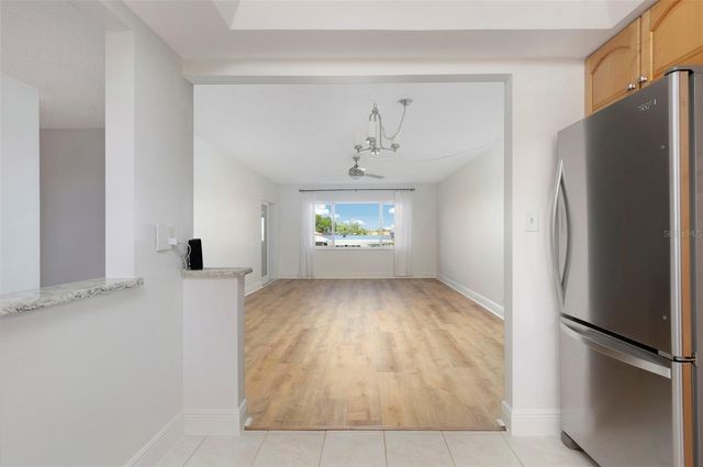 4725 COVE CIRCLE 207, St Petersburg, FL 33708