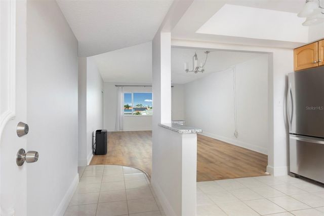 4725 COVE CIRCLE 207, St Petersburg, FL 33708