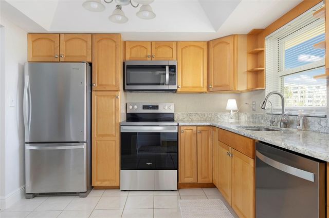 4725 COVE CIRCLE 207, St Petersburg, FL 33708