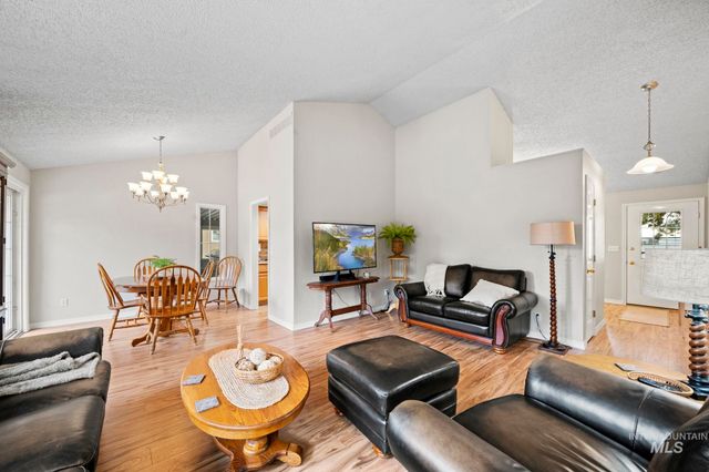 116 Fay Ln, Nampa, ID 83686