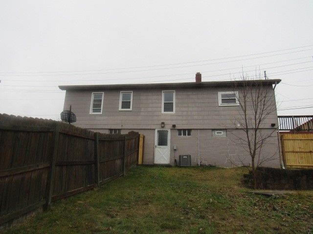 563 Agnew Road, Hempfield Twp, PA 15601