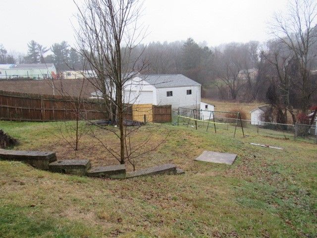 563 Agnew Road, Hempfield Twp, PA 15601