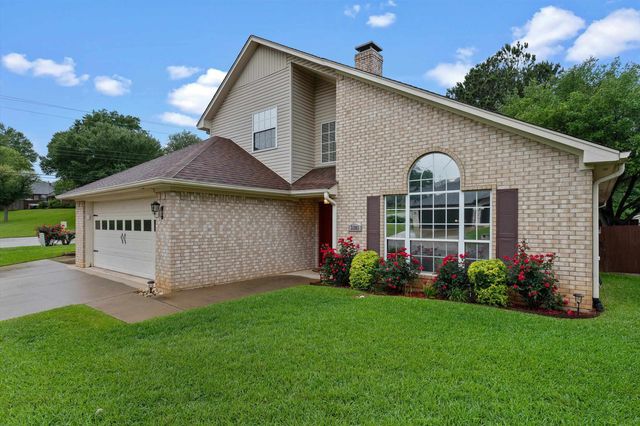 3301 Crossroads Drive, Longview, TX 75605