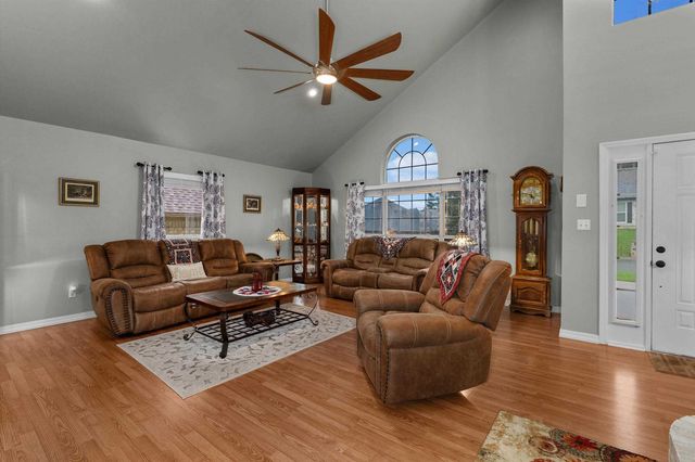 3301 Crossroads Drive, Longview, TX 75605