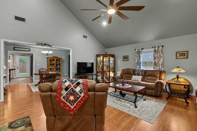 3301 Crossroads Drive, Longview, TX 75605
