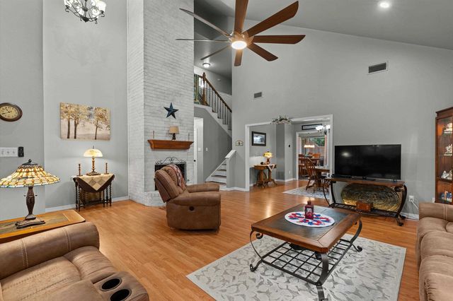 3301 Crossroads Drive, Longview, TX 75605