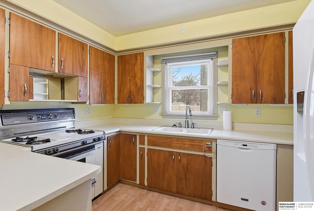 1833 N Colson Avenue, Fremont, NE 68025