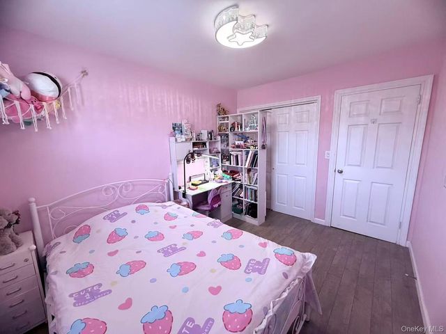 246-15 57 Dr Upper, Douglaston, NY 11362