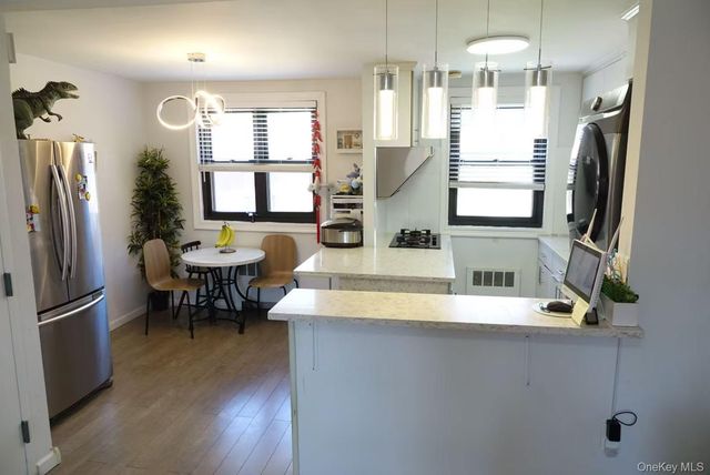 246-15 57 Dr Upper, Douglaston, NY 11362