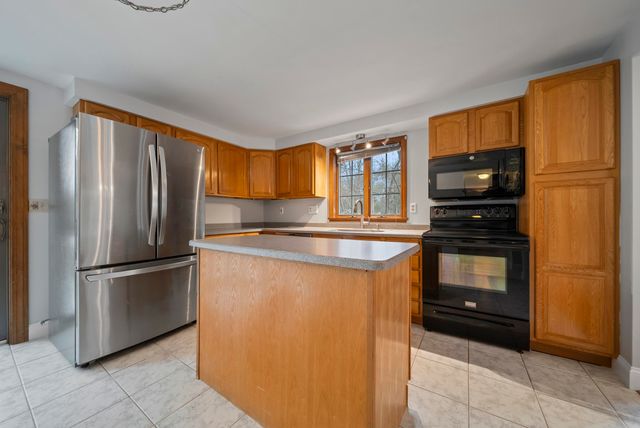 10 Colman Path, Merrimack, NH 03054