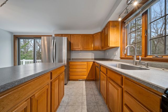 10 Colman Path, Merrimack, NH 03054